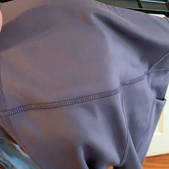 Size Small athletic Capri leggings - Picture 6 of 6